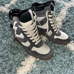Wedge sneaker
